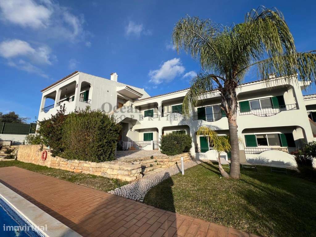 Apartamento com 3 quartos, piscina e garagem em Almancil.-21