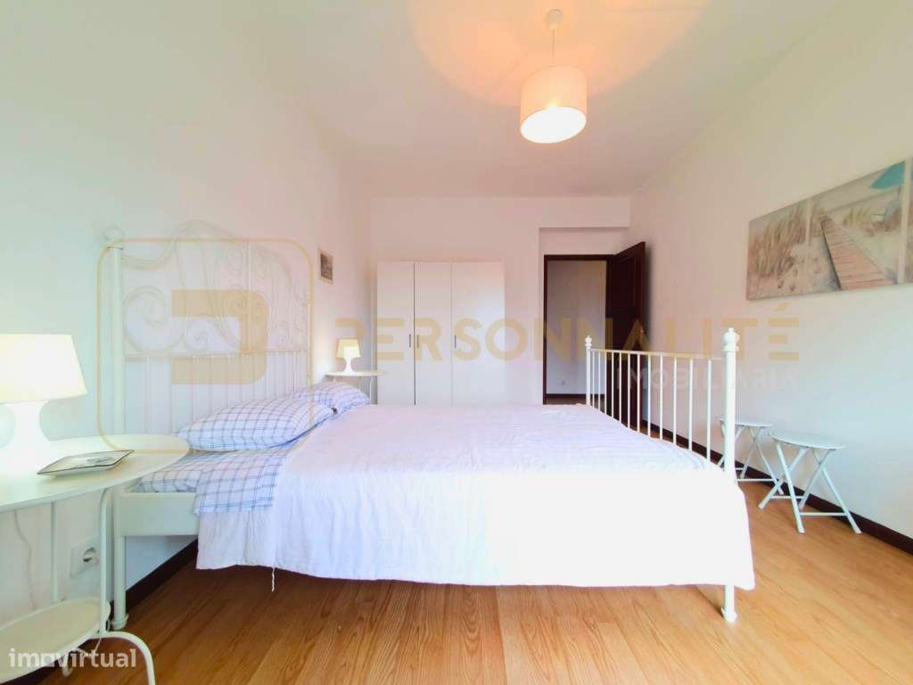 Apt. Duplex T4 + T3 c/ terraço e vistas sobre a Penha-6