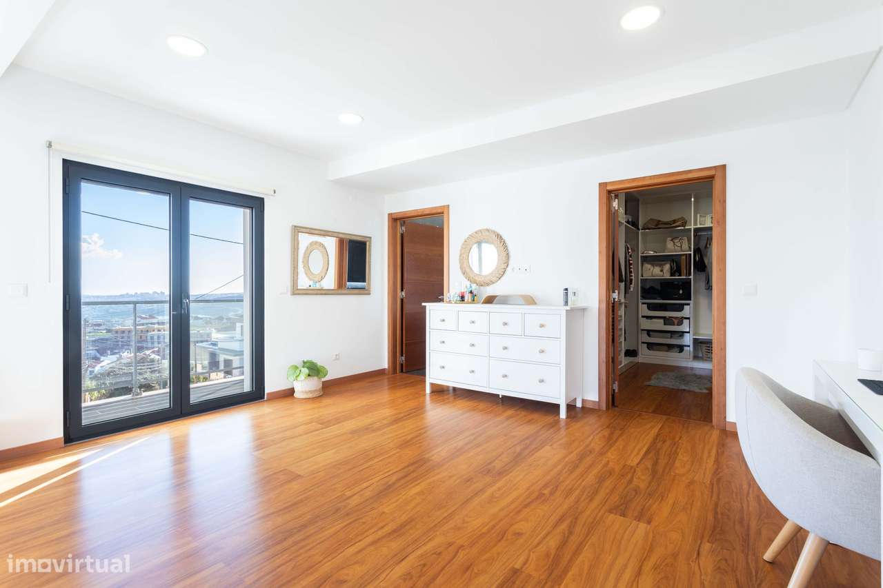 Oportunidade única: Moradia Isolada de Sonho em Famões: Conforto, Mode-24