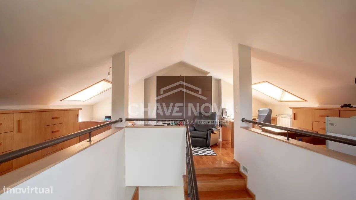 Moradia V3 de quatro frentes - Perosinho-28