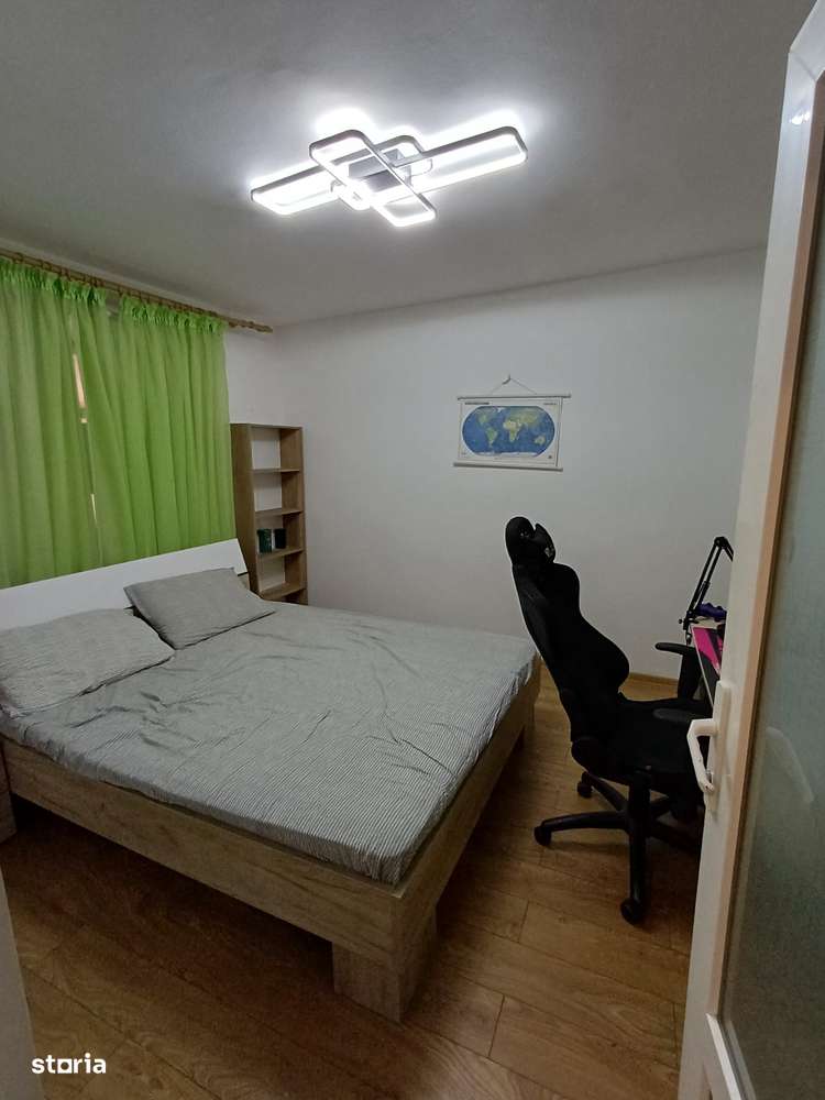 De vanzare apartament 4 camere etajul 1 loc de parcare Pret 75.000 e - Imagine principală: 5/8