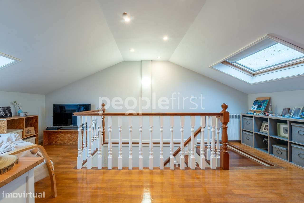 Moradia com garagem no centro da Senhora da Hora-32