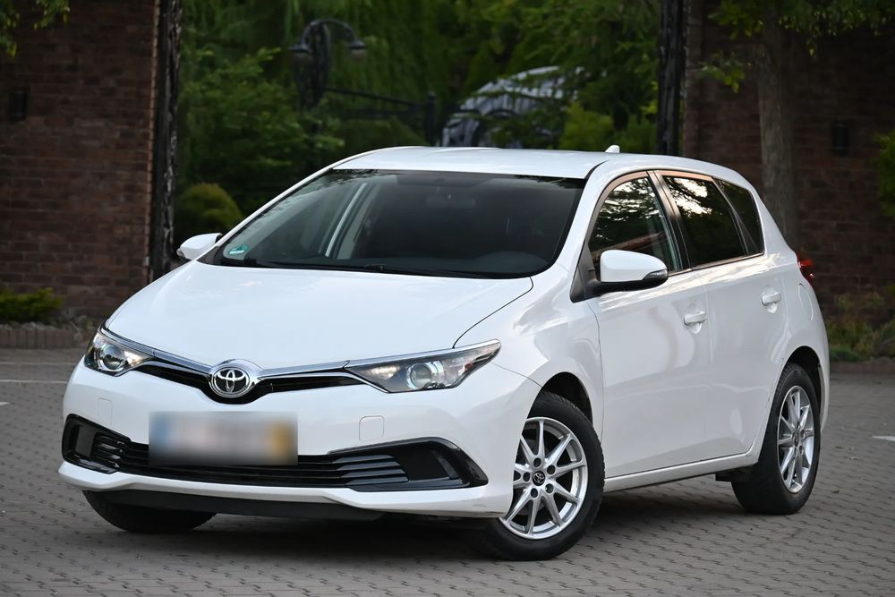 Toyota Auris II 1.33 VVT-i Premium + 2016