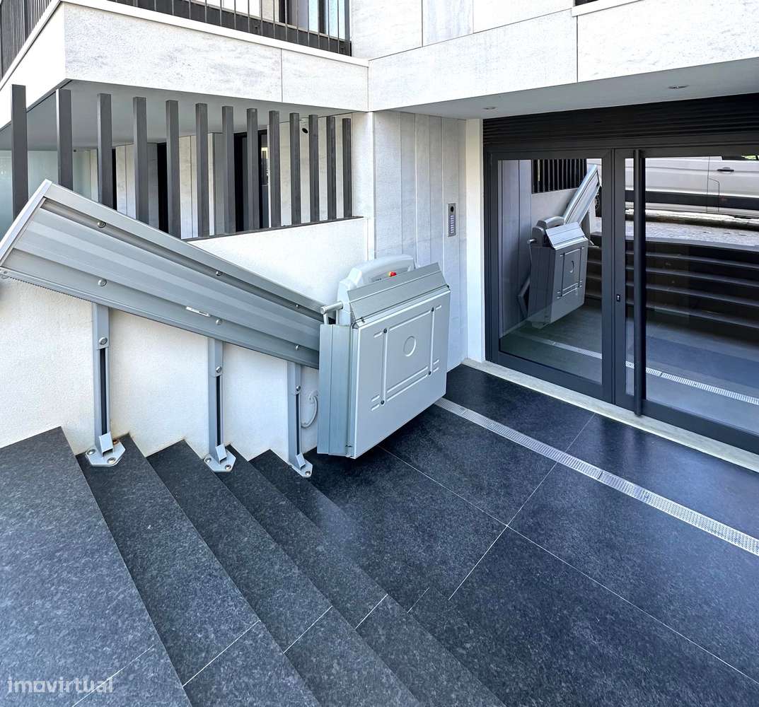 T1 de duas frentes em Canidelo a 250 m da praia e lugar garagem...-13