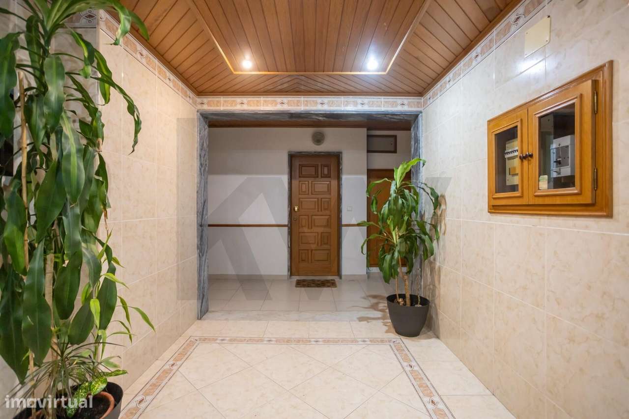 Apartamento T3 com varanda - Fidalguinhos - Barreiro-33