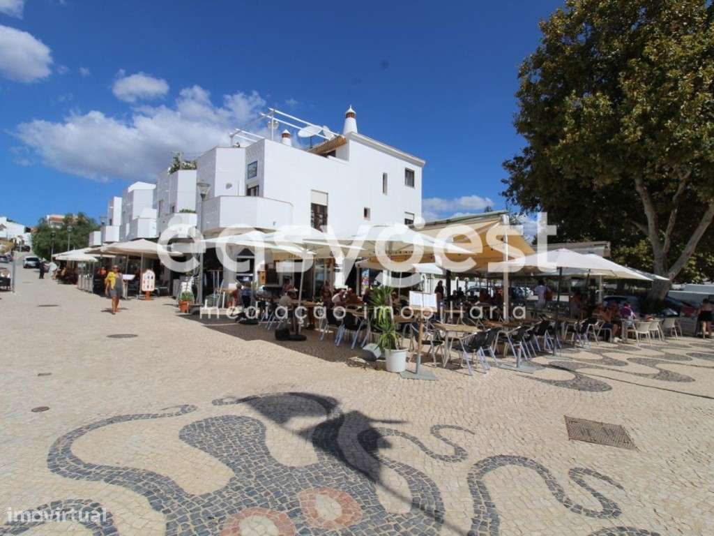 Terreno Urbano com 3.130 m2 e área de construção 469 m2 - Grande imagem: 4/10