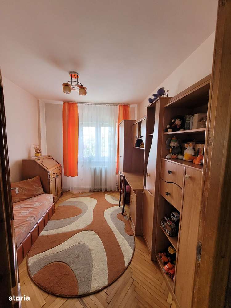 Apartament 3 camere, boxa, garaj - Imagine principală: 4/4