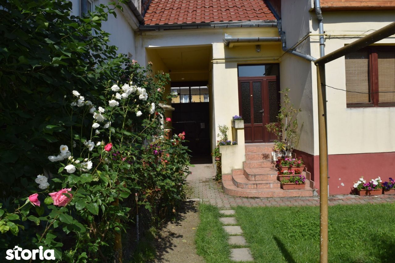 Ag. EUROPA vinde casa cu 4 cam. intrare comuna în zona ultracentrala.
