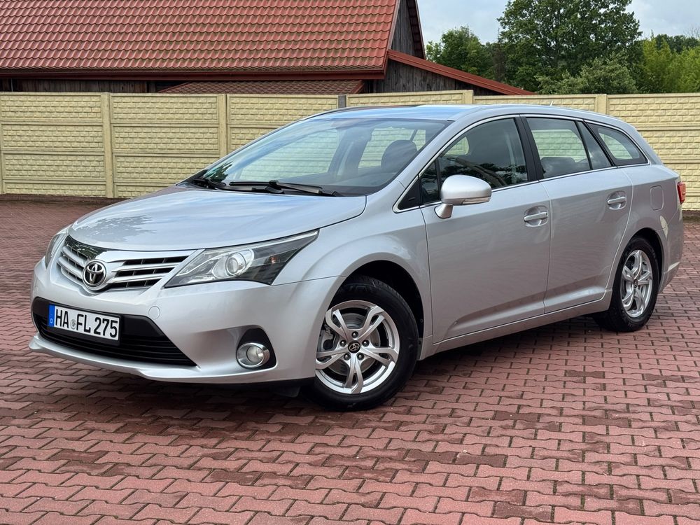 Toyota Avensis III Touring Sports 1.8 Business Edition 2011