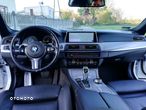 BMW Seria 5 525d xDrive - 11