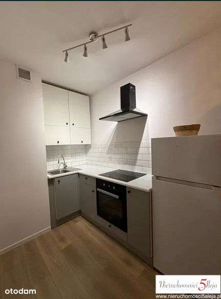 kawalerka ul Smolna 2020 Miejsce postojowe-4