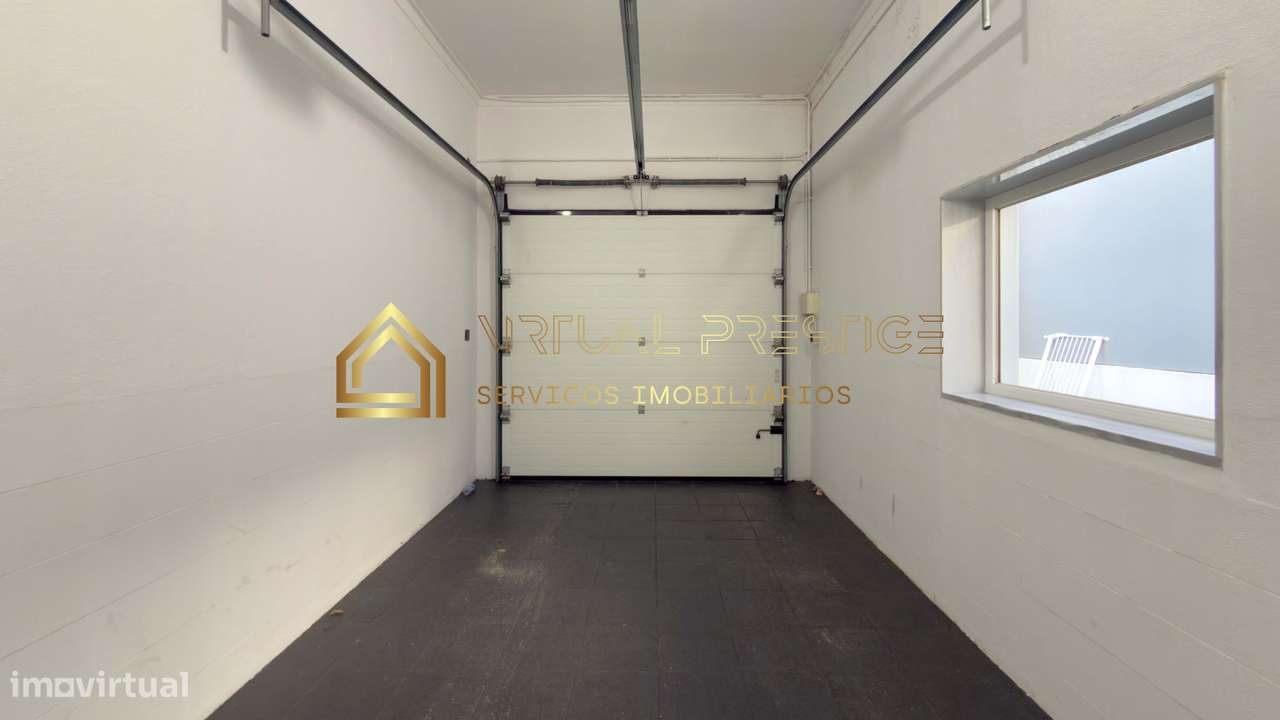 Moradia T4 Remodelada com Piscina em Belverde-34