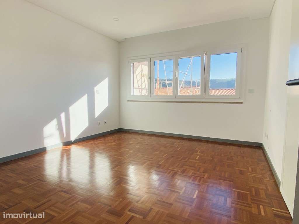 Moradia T3 com Piscina em Sesimbra-25