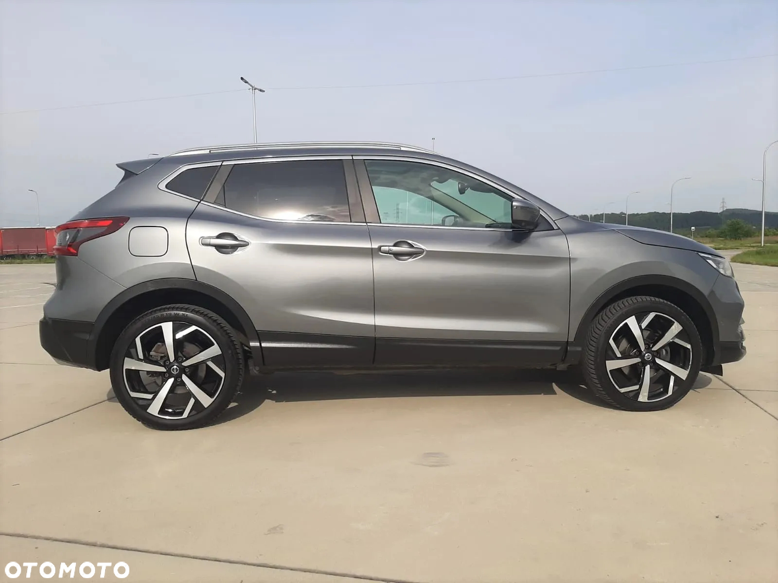 Nissan Qashqai 1.6 DCi Xtronic TEKNA - 4