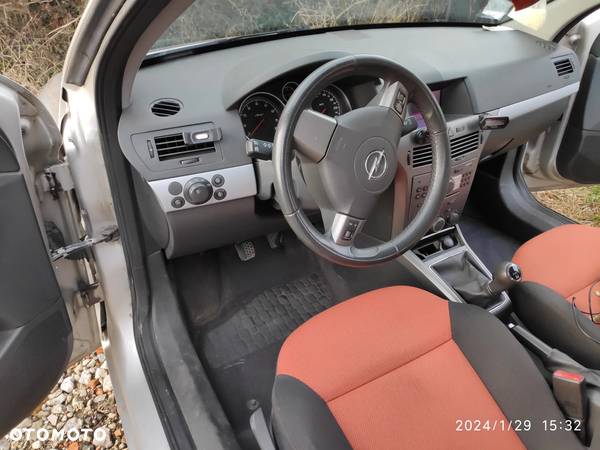 Opel Astra III 1.8 Essentia - 2