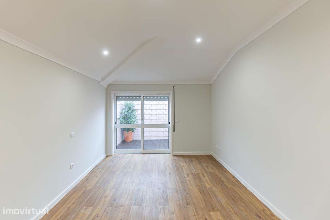 T4 DUPLEX COBERTURA,196 m², 4 Varandas/Solários, Garagem em Arcozelo-15