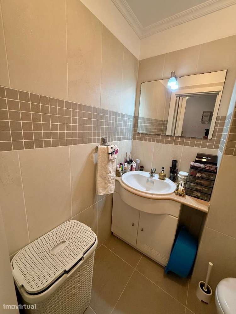 T3 com Excelente Localização – Mem Martins-9