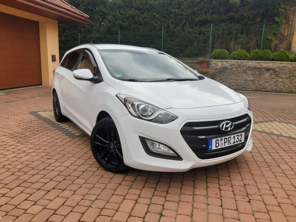 Hyundai i30 II blue Kombi 1.4 YES Gold 2017