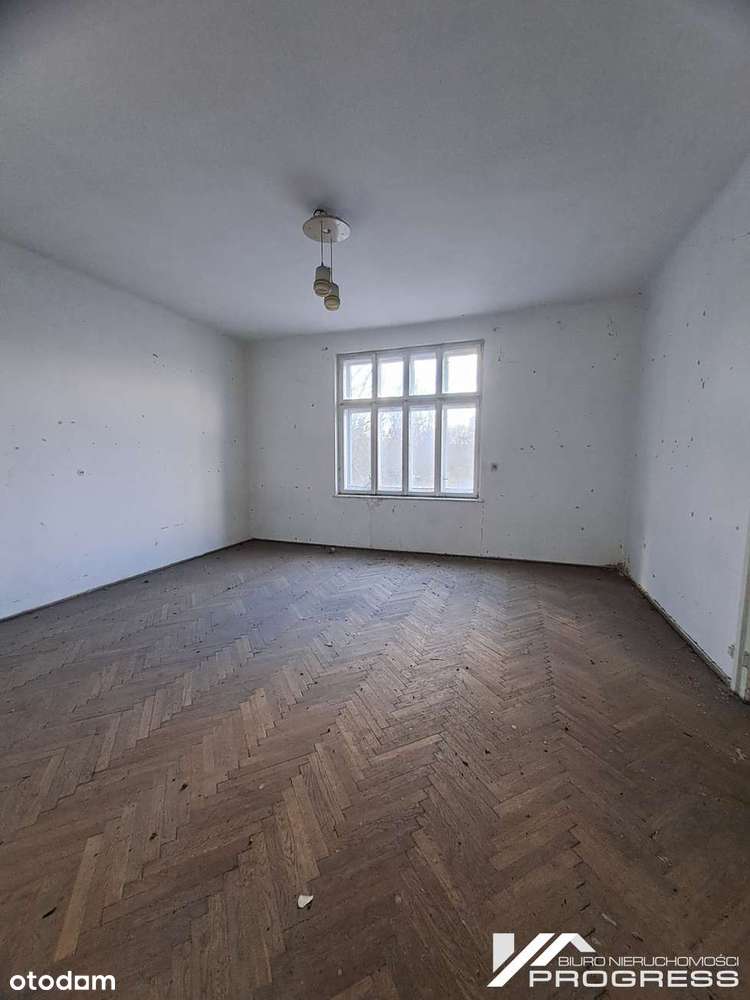 Budynek mieszkalno-usł 1384m2, mieszkalny 239m2, teren 2693m2 KROSNO-8