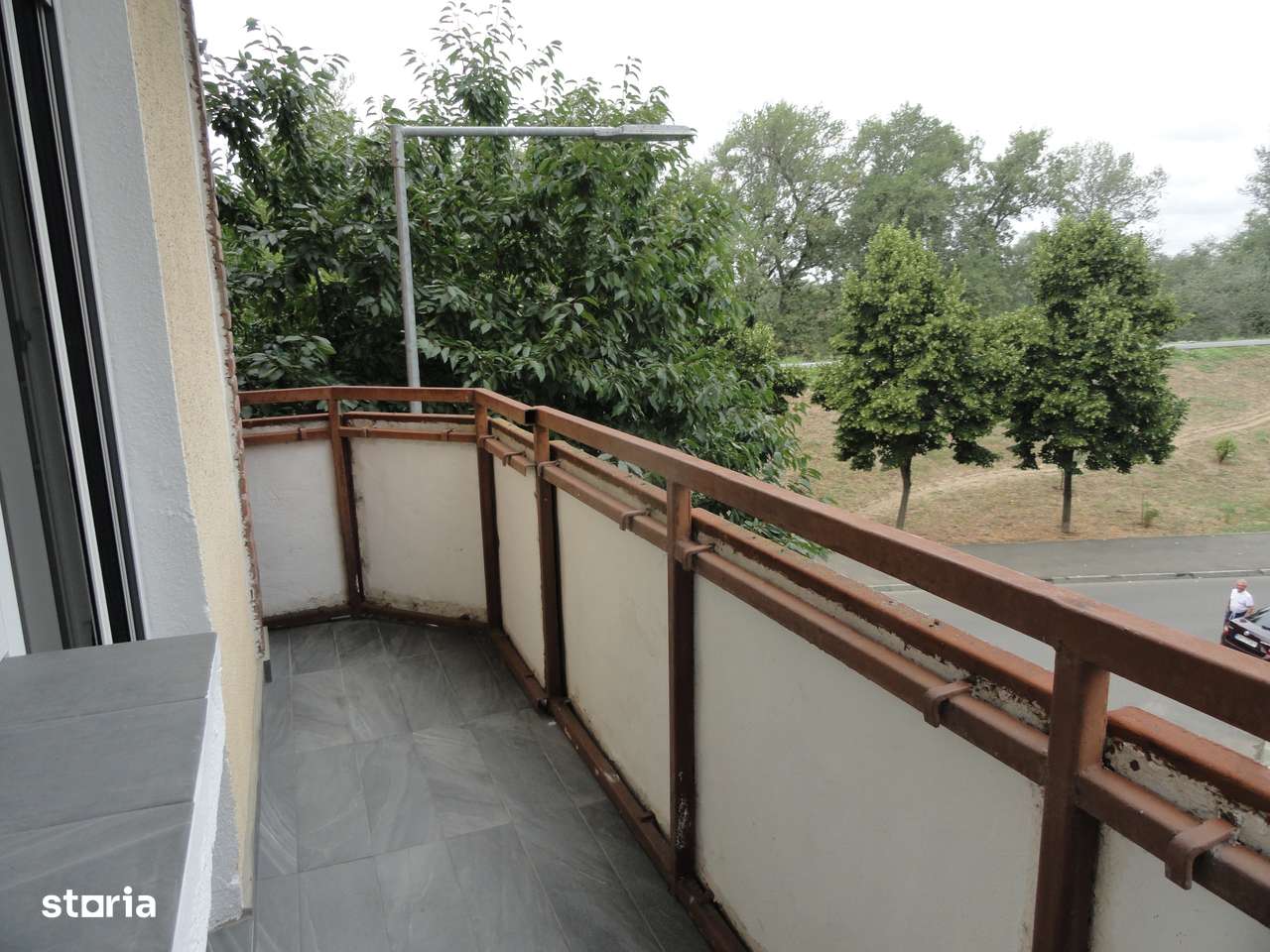 Apartament de lux  2 camere, 2 balcoane, etaj 2 , Micalaca 300 - Imagine principală: 2/20