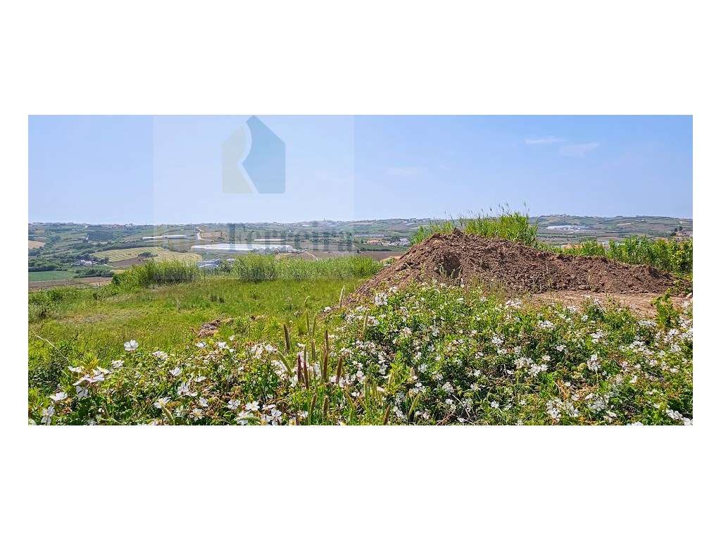 Terreno Urbano à Venda no Centro da Lourinhã ! - Grande imagem: 2/10