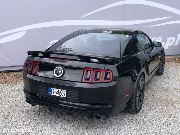 Ford Mustang 5.0 V8 GT - 12