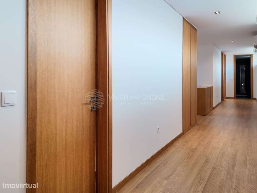 Luxuosa Moradia com 548 m2 - Premium com Piscina - 25 minutos do PORTO-40