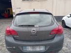 Tampa Mala Opel Astra J 2010 - 1