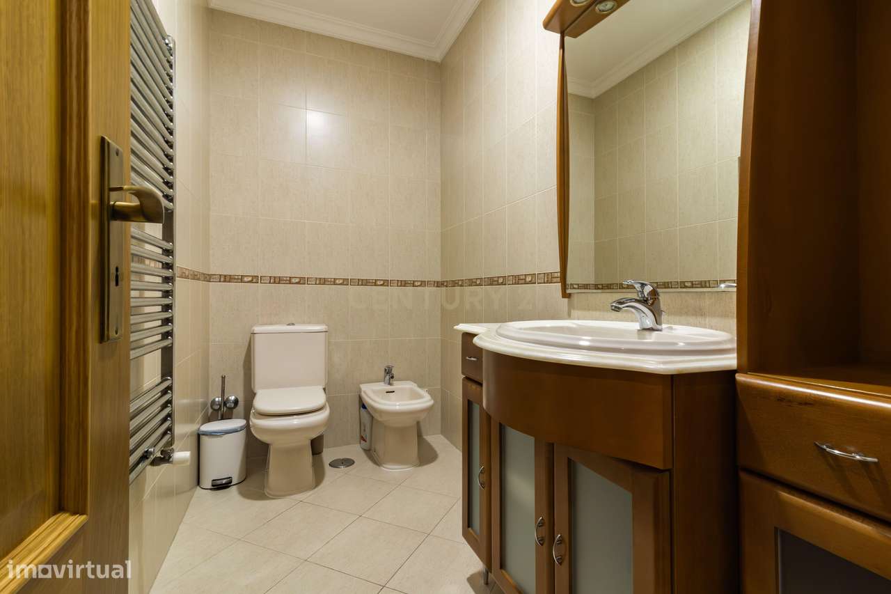 Moradia T4+1 Térrea com Vista Deslumbrante Próxima de Leiria - Grande imagem: 5/12