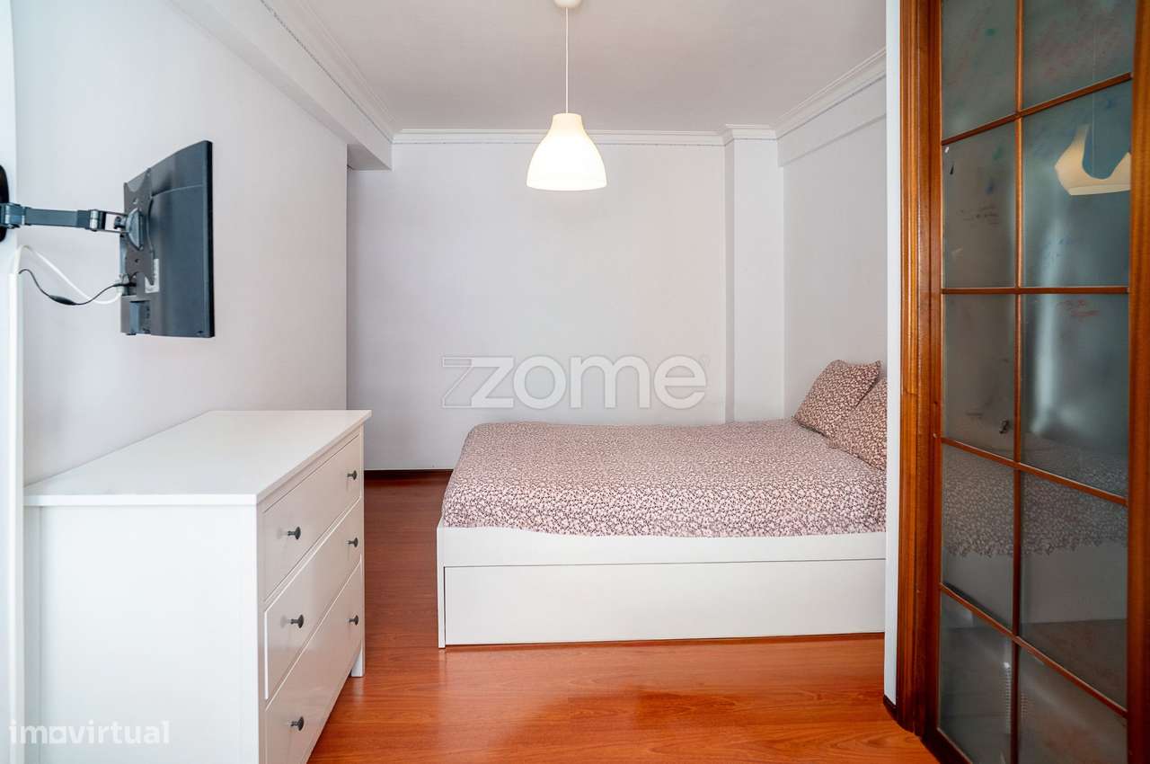 Apartamento T3 com Lareira, Parqueamento e Arrecadação – Santa Mar...-12