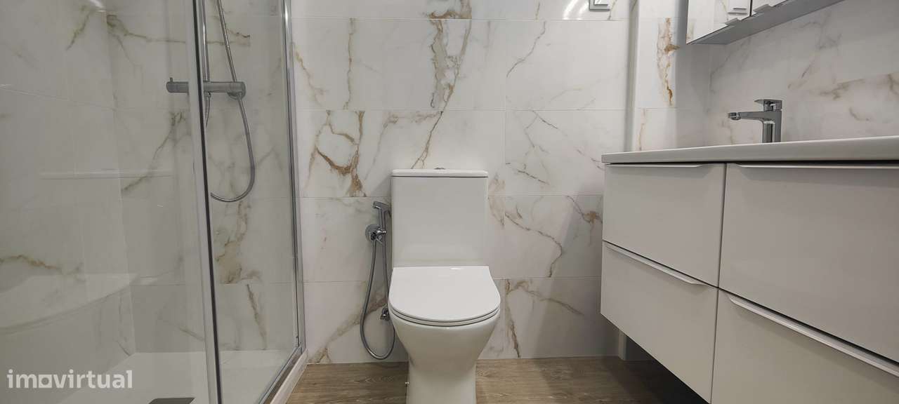 T-2 TOTALMENTE RENOVADO E EQUIPADO COM SUÍTE E CLOSET - RESERVADO --17