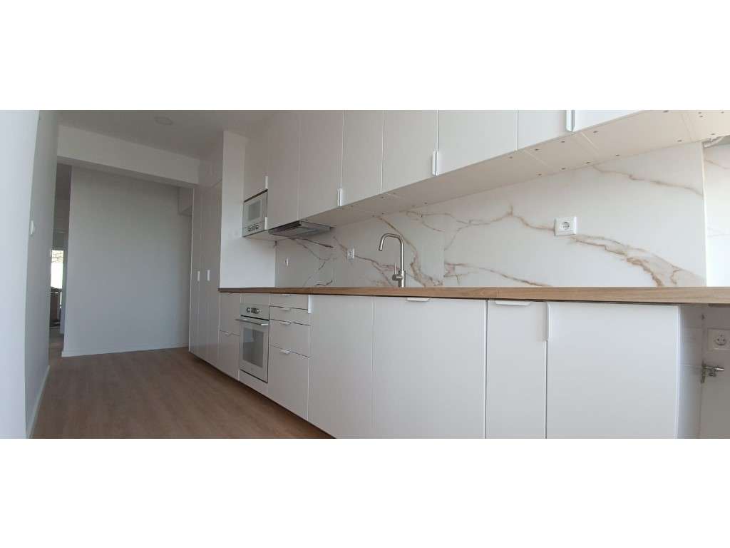 Apartamento T2 Remodelado Oeiras - Varanda Aberta - Grande imagem: 3/26