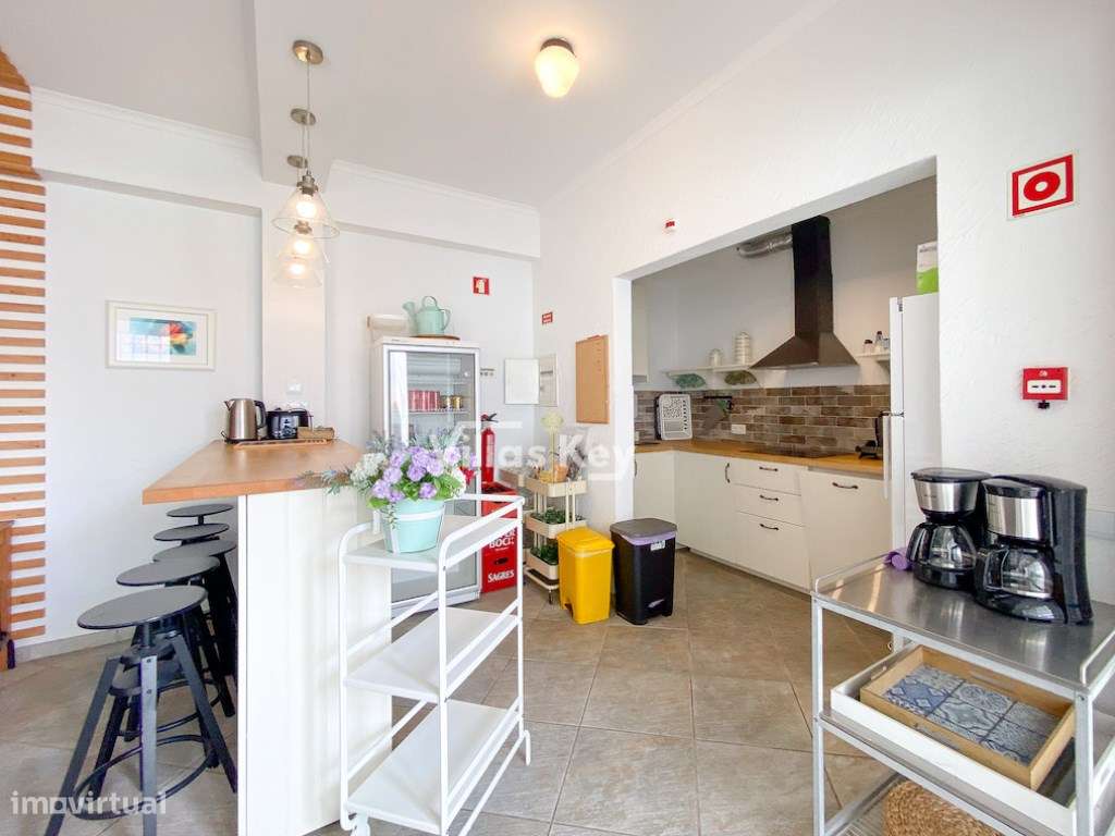 Moradia espaçosa com sete quartos em Lagos - Grande imagem: 5/36