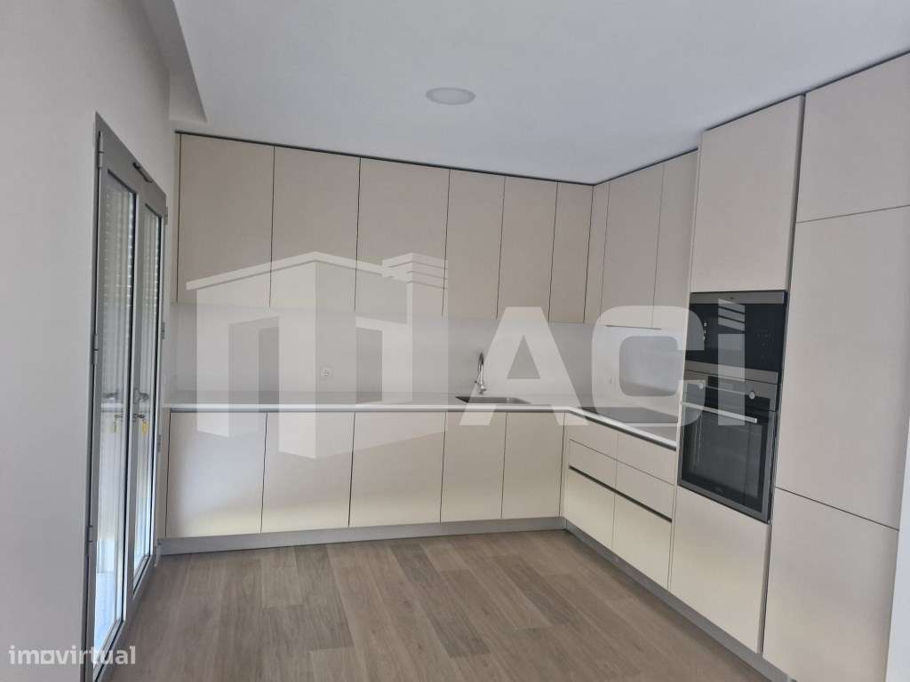 Magnifico apartamento T2 - ultimo andar - proximo hospital - Grande imagem: 5/21