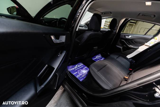 Ford Focus 1.5 EcoBlue Start-Stopp-System Aut. TITANIUM DESIGN - 31