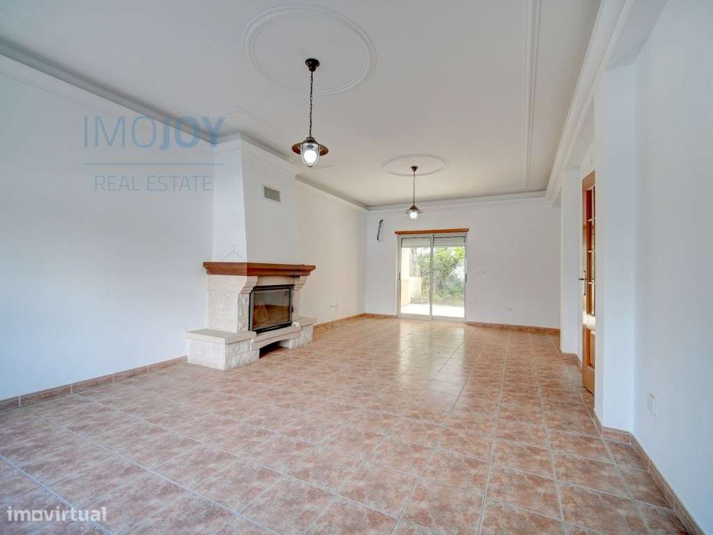 Moradia T5 com Garagem em Corroios - Grande imagem: 3/32