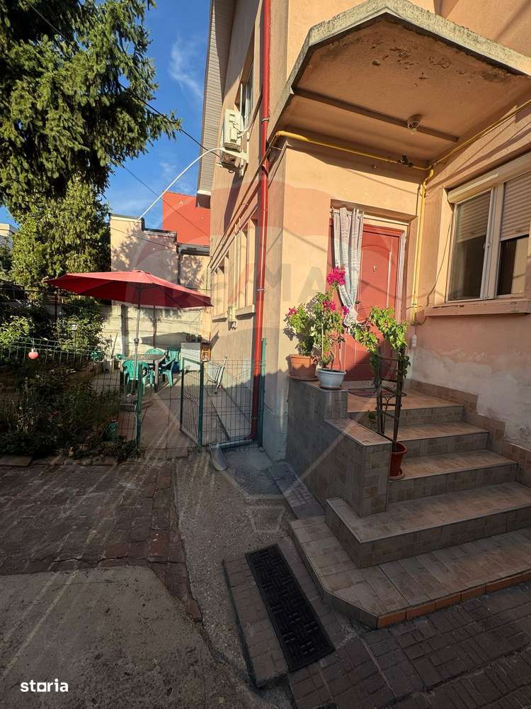 Casă / Vilă cu 3 camere de vânzare în zona Central - Imagine principală: 2/20