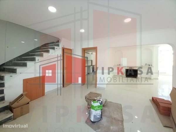 Moradia na Madorna - T3 + 3 assoalhadas (Visitas Suspensas) - Grande imagem: 3/39