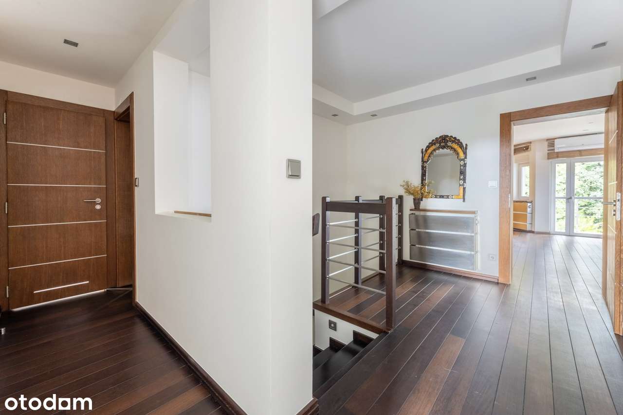 Dom na zamkniętym i strzeżonym osiedlu Zielonym w Chybach-8