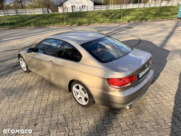 BMW Seria 3 320d Coupe - 15