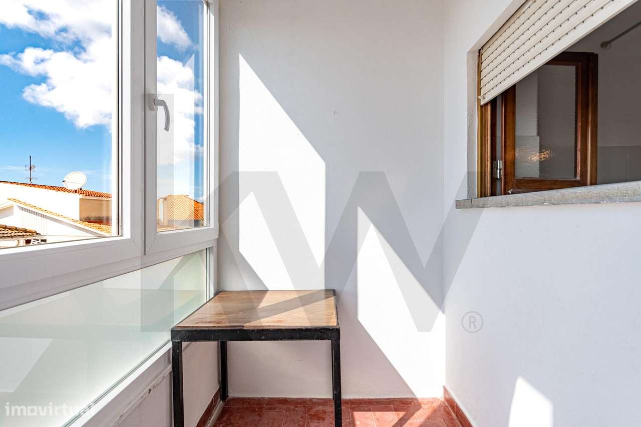 APARTAMENTO T2 p/ REMODELAÇÃO - MADORNA - São Domingos de Rana-13