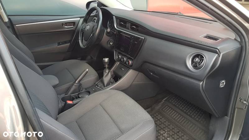 Toyota Corolla 1.6 Premium - 28