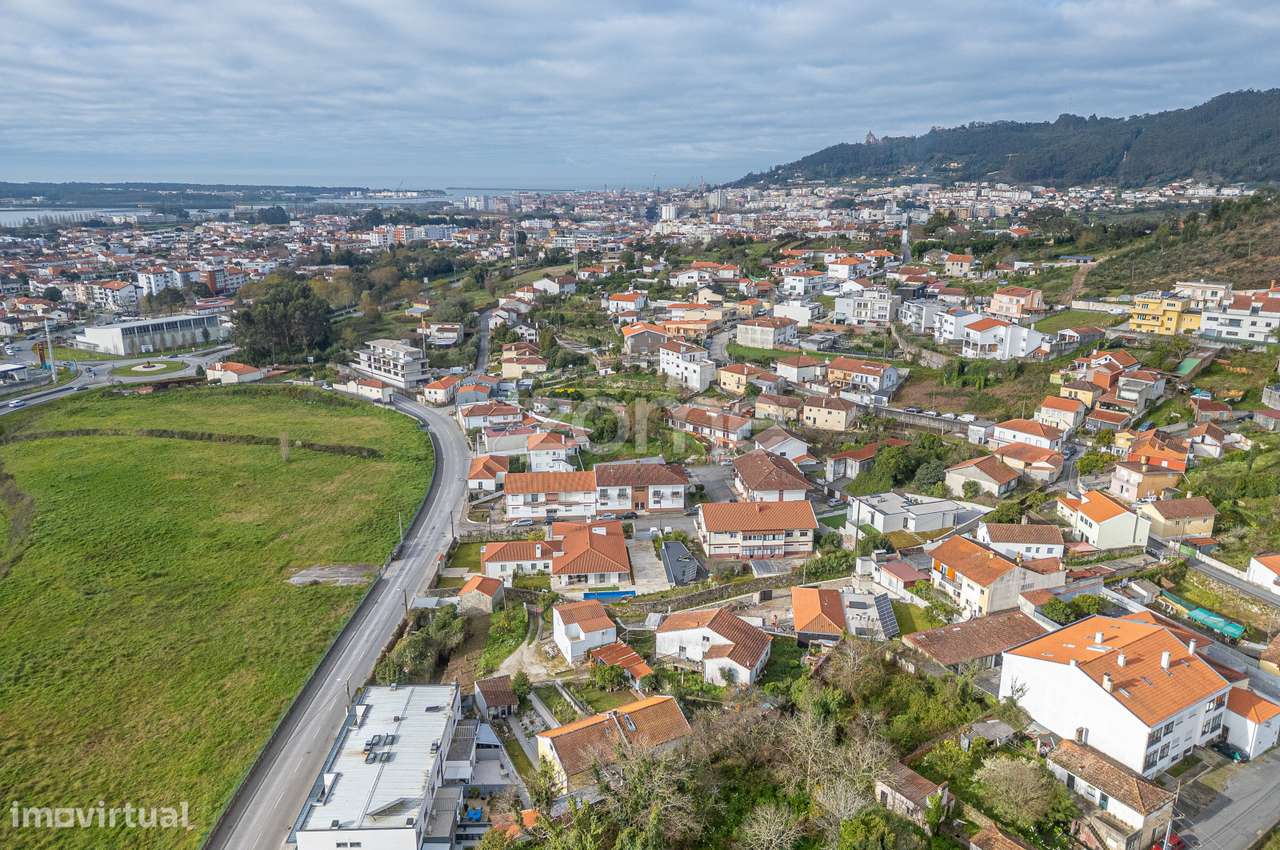 Terreno Urbano com Projeto para 6 Apartamentos-7