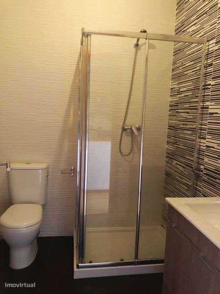 Moradia T3 Remodelada com Terraço – 2 Pisos – Praça da Corujeira - Grande imagem: 4/11