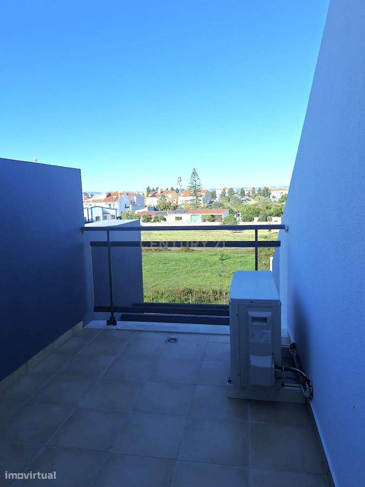 Moradia T3+1 em Alcochete: Luxo e Conforto!-42