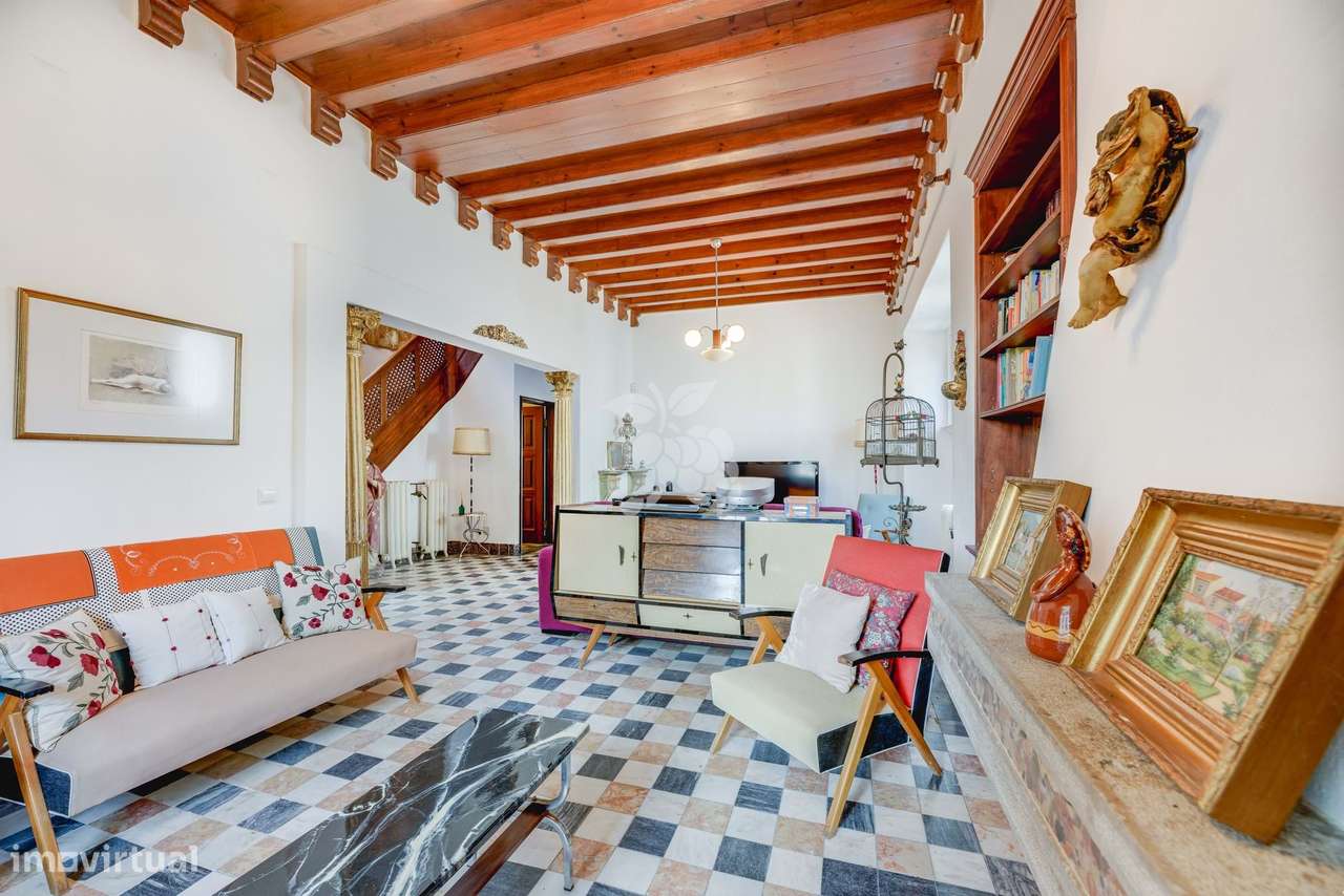 Moradia histórica T6  em Sintra com jardim, piscina e garagem-8