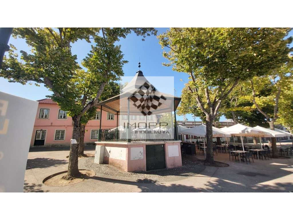 Moradia T2 +2 no centro histórico de Carnide-21