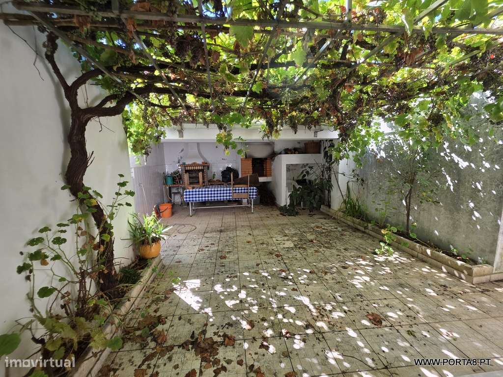 Moradia T3 Independente com Pátio  — Vila Nova, Miranda do Corvo-19