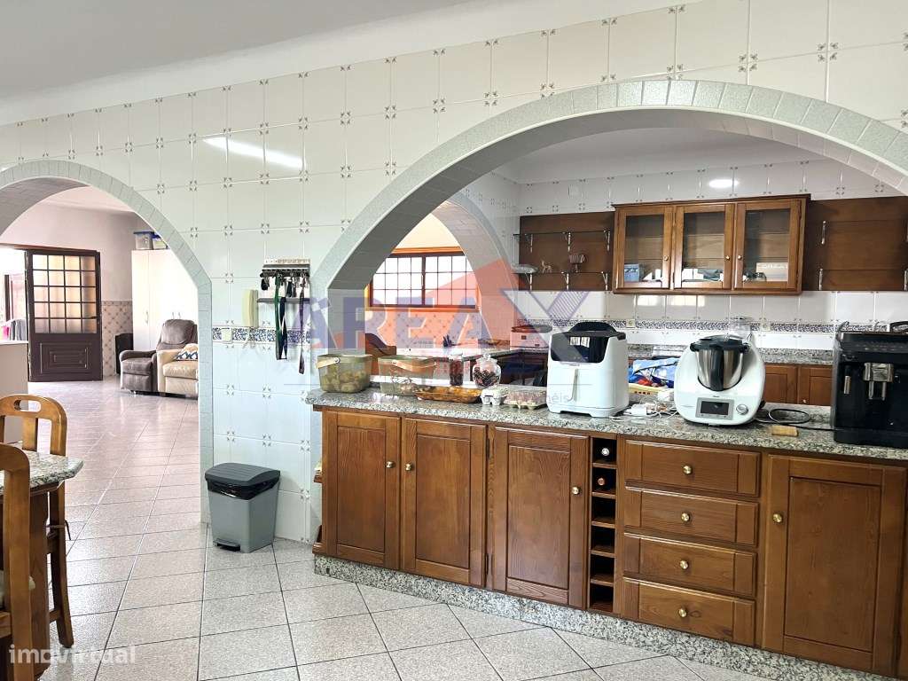 MORADIA BI-FAMILIAR-18