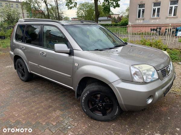 Nissan X-Trail 2.5 Elegance - 2